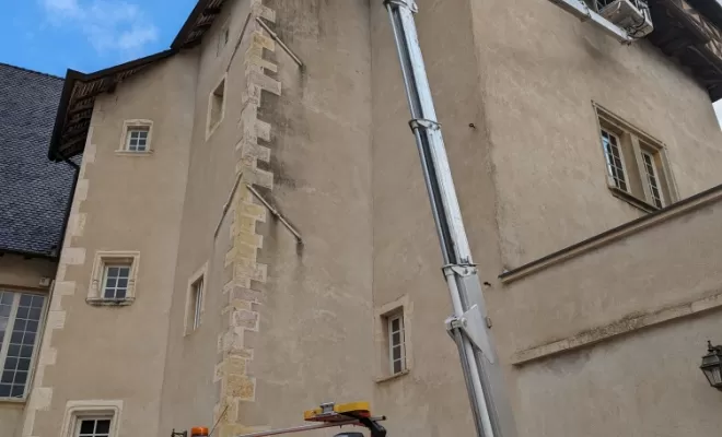Pose de filets contre les pigeons